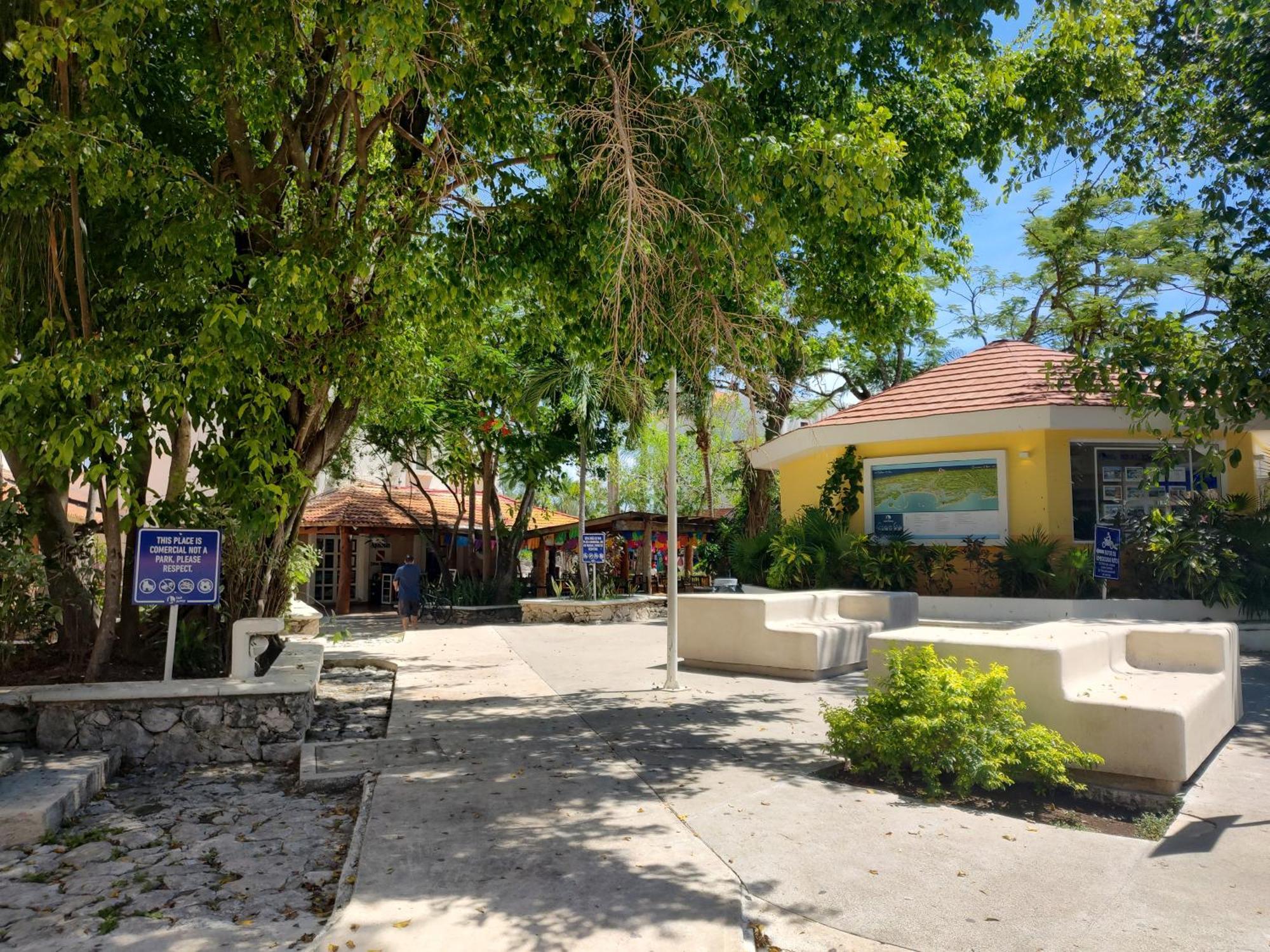 Private Rooms In A Hotel-Type Apartment - Super Located Puerto Aventuras Eksteriør bilde